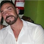 Nativo francés Don de gente organizado paciente meticuloso